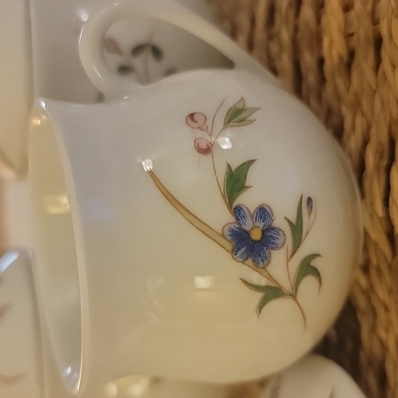 Vintage B.I.A. Cordon Bleu mini Tea Cups with lids set of 6 - Picture 5 of 6